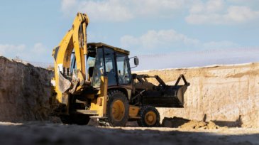excavator-digging-ground-day-light (1)
