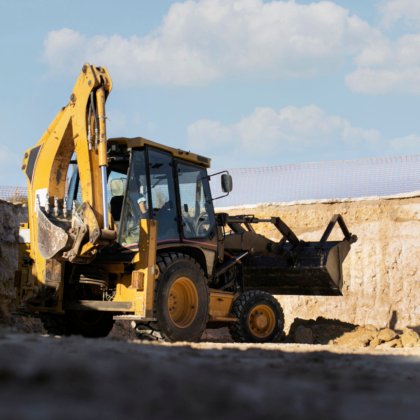 excavator-digging-ground-day-light (1)